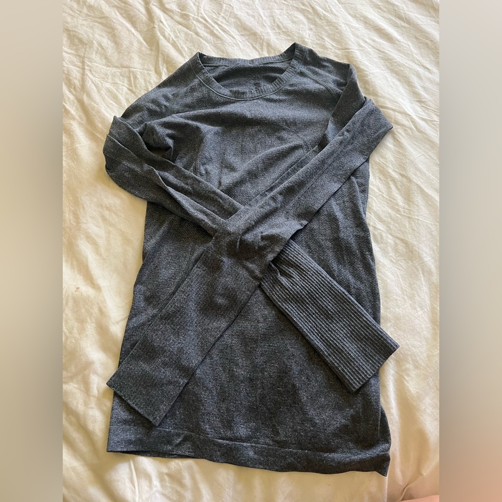 Lululemon top